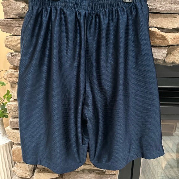 Men’s Nike Basketball Shorts - Picture 2 of 3